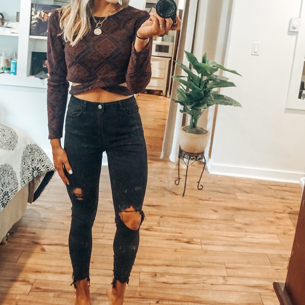 Kendall & Kylie Long Sleeve Crop